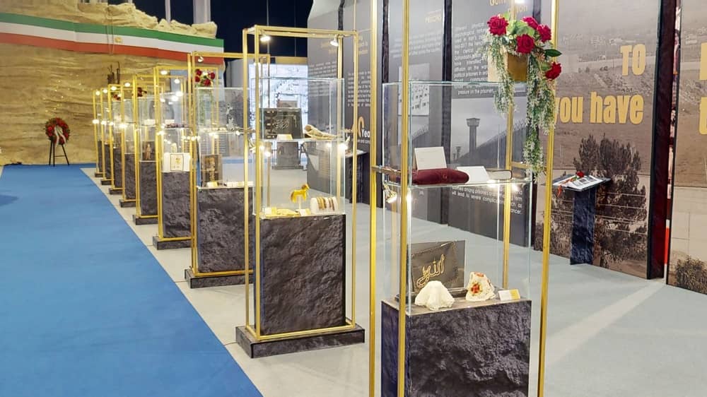 یادگاری‌ها و وسایل به‌جامانده از شهدا